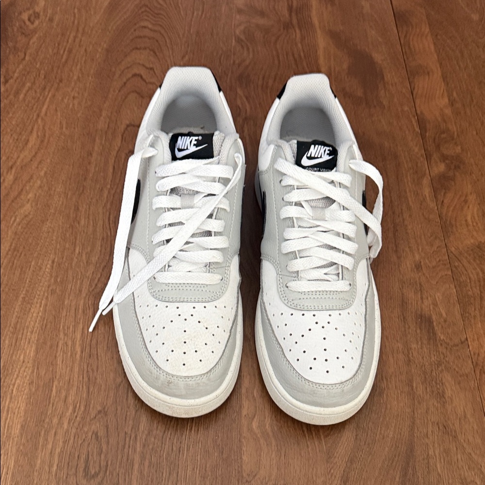 Nike Men’s size 9.5 sneakers